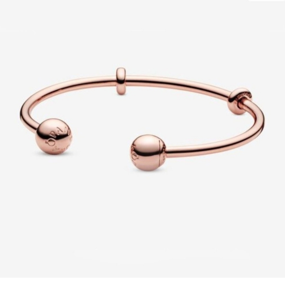 *BRAND NEW* Pandora Moments Open Bangle